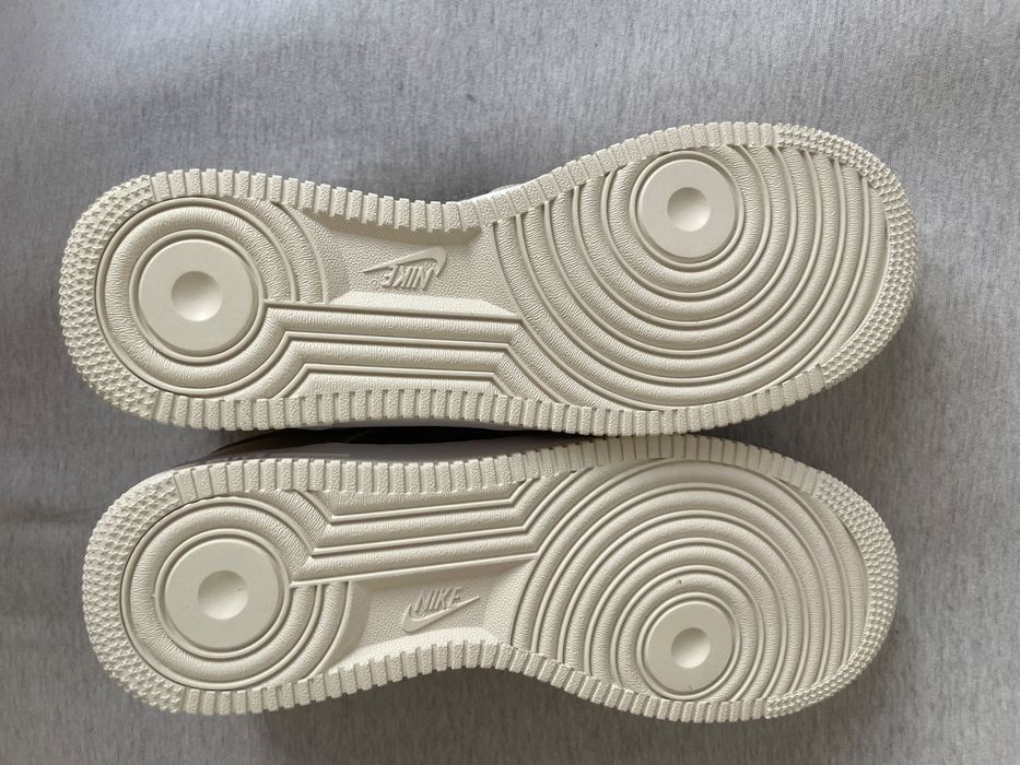 Adidasi Nike Air force 1, crem, noi cu eticheta, marimea 42, 26.5 cm