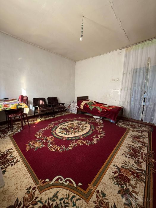Hovli sotiladi 8 sotix