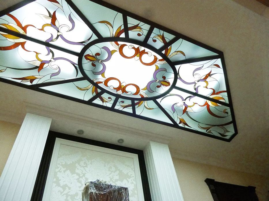 Reklamalar xizmati, orgsteklo vitraj turli xil dizayn va uslubda