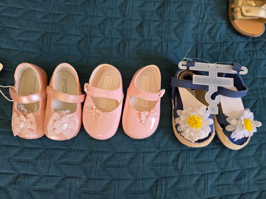 Чисто нови детски обувки