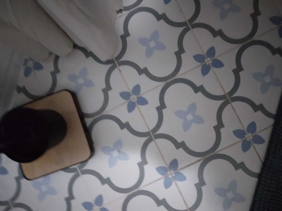 Интересни плочки за под и стена