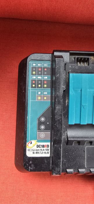 Incarcator dublu Makita DC18RD