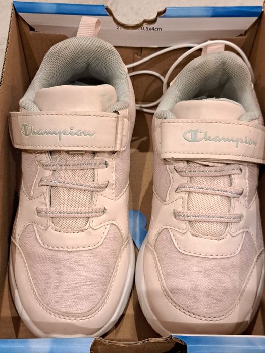 Светещи маратонки за момиче Champions