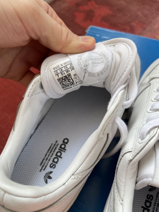 Продам женские кеды adidas original