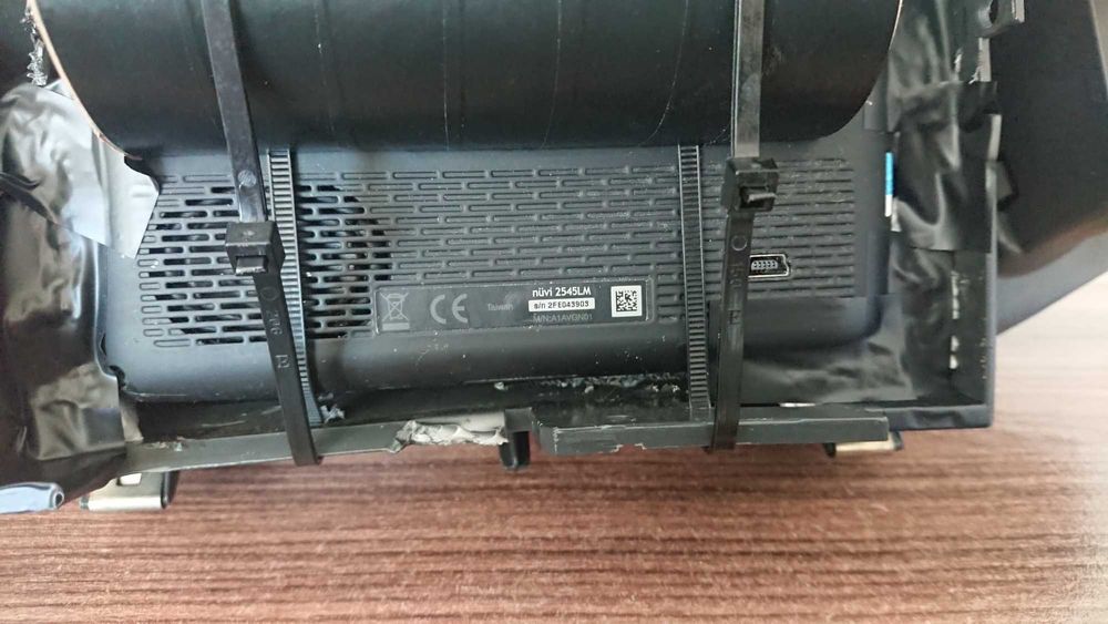 Продавам козирка за Laguna 2 със вградена Garmin навигация