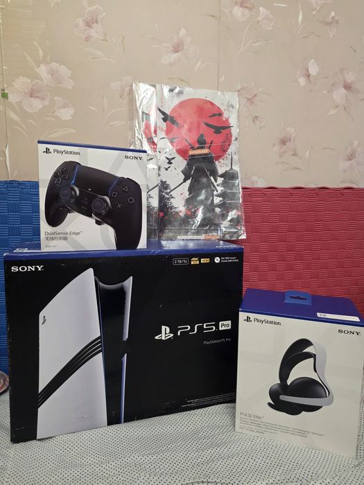 PS5 PRO 2tb,с дисководом, два джойстика, наушники elite pulse и моник
