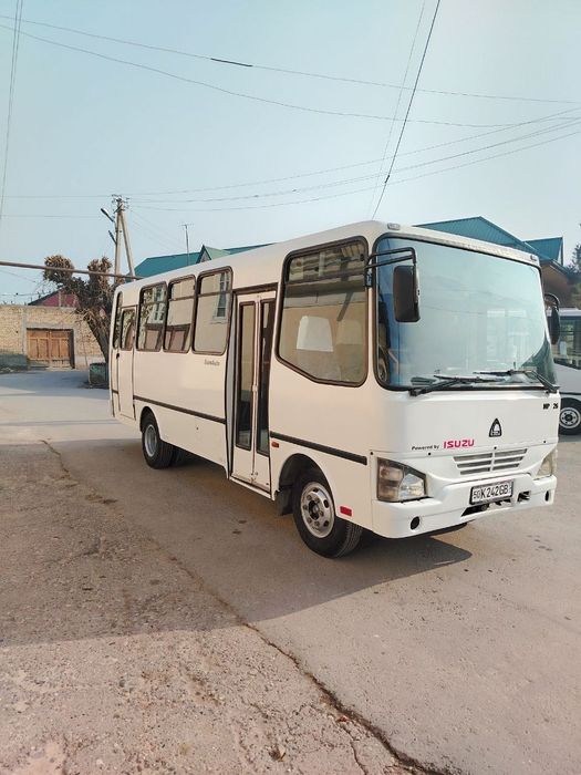 Isuzu Avtobus NP 26
