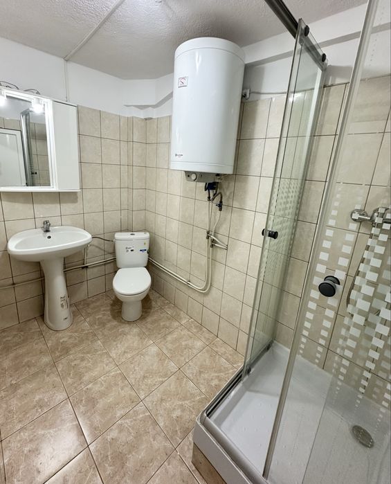 Inchiriez / Vand Garaj 27 mp Baie Zona Ultracentrala, General Magheru