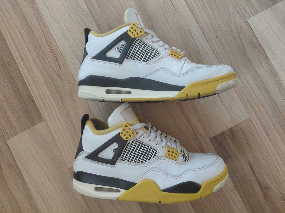 Ghete adidas Jordan 4 Retro vivid sulfur, marimea 42.5, alb/galben