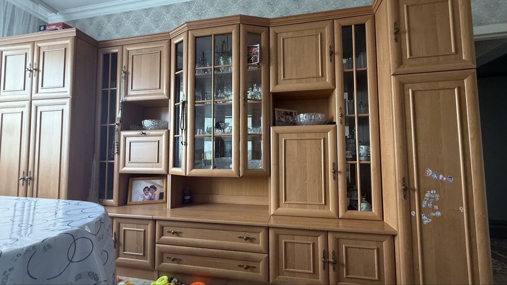 Шкаф,стенка для зала