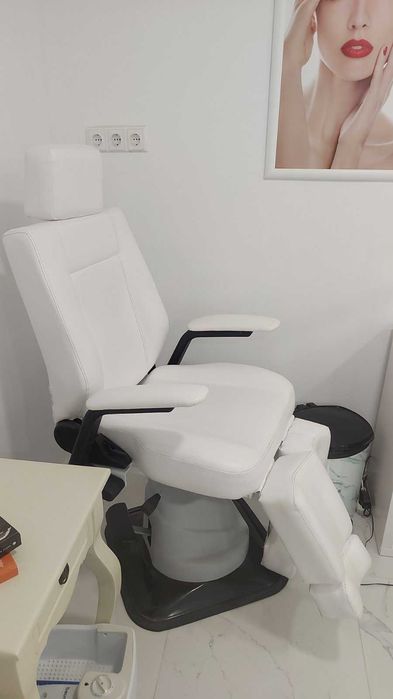 Стол за педикюр Torino 173 x 53/66 см - хидравличен - НОВИ