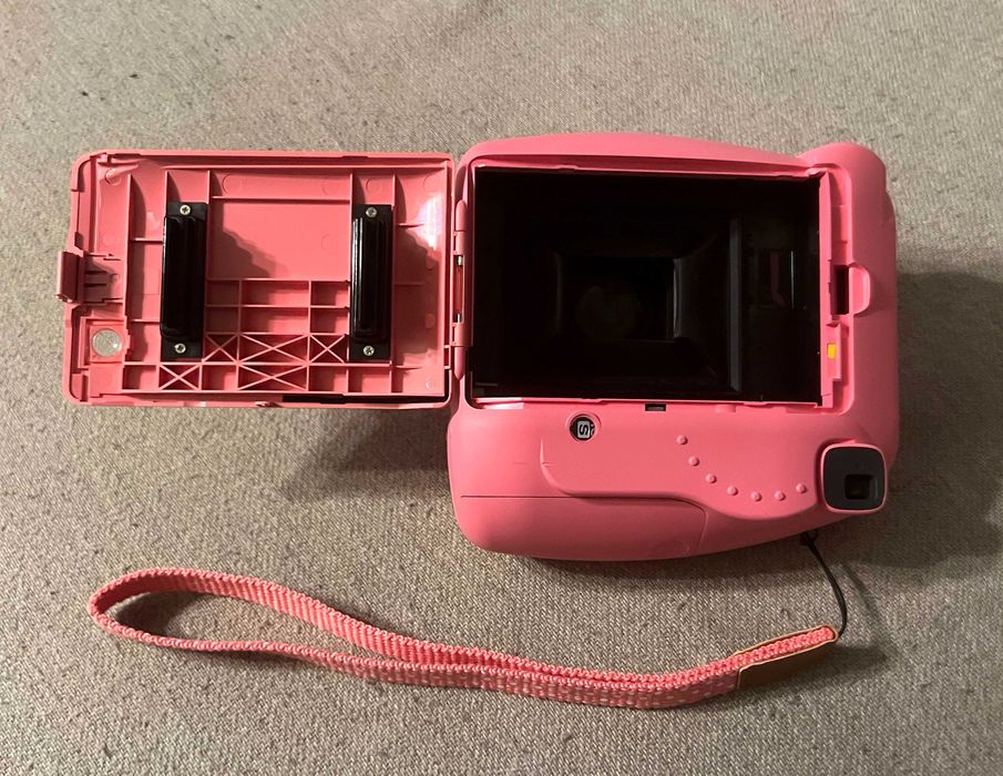 Aparat foto instant Fujifilm Instax Mini 9 roz stare foarte buna