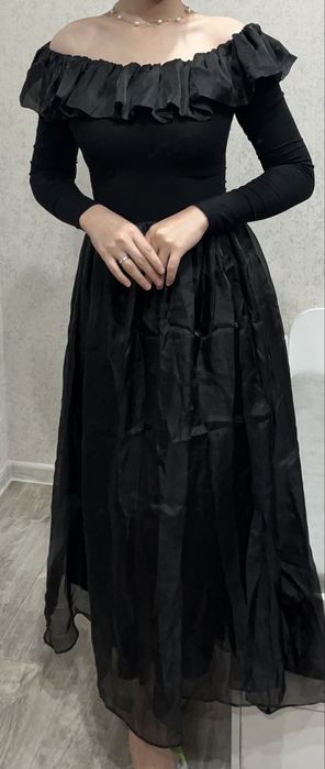 Продаю красивое вечернее платье