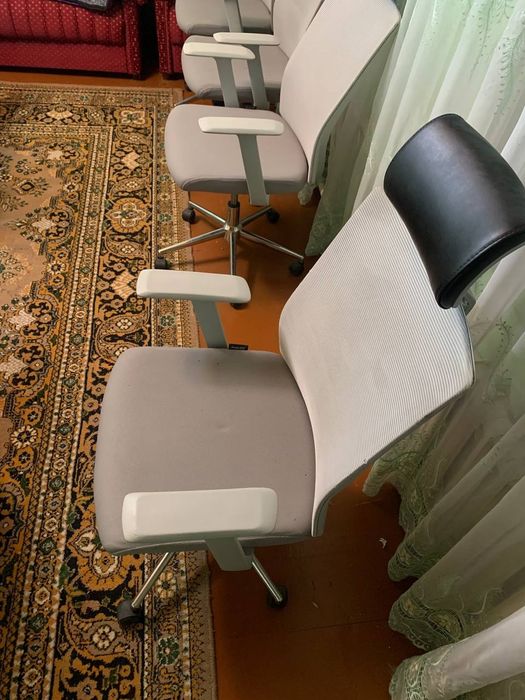 Кресло офисное белое