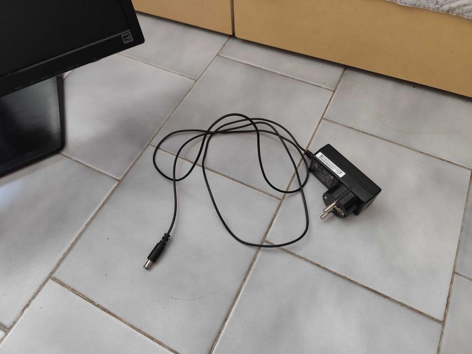 Монитор LG E2242T