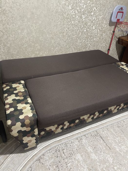 Продам тахту состояние отличное