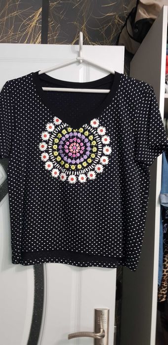 Продавам юношески тениски на марката Desigual