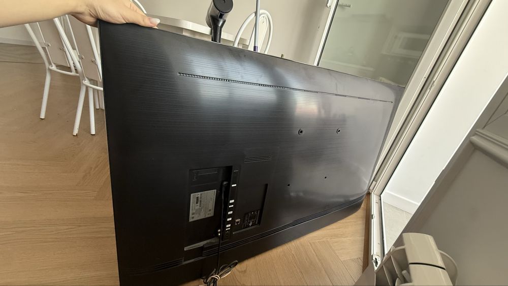 телевизор Samsung UE55CU7100U