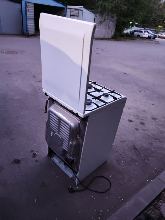 Продам газовую плиту с духовкой