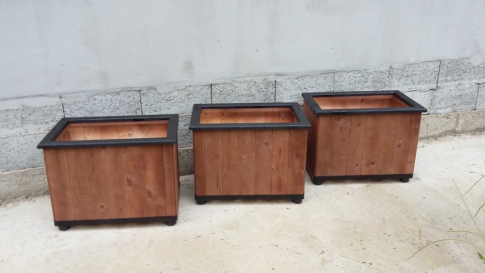 Дървени Кашпи за декорация.