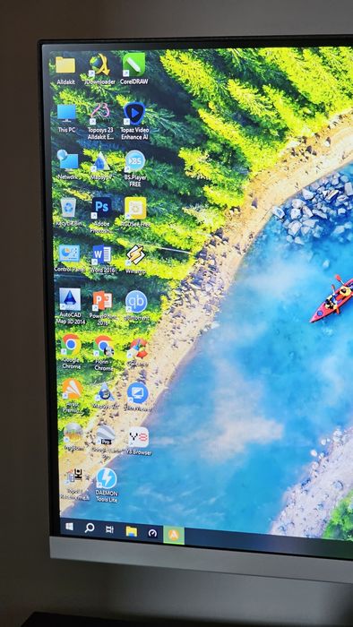 Stație de lucru Lenovo - Topografie/Cadastru sau gaming
Procesor Intel