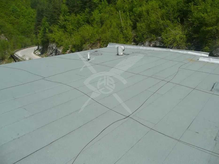 Продава се Промишлена сграда в Лъки - 2200 кв.м за 73 €/кв.м - Снимка #1