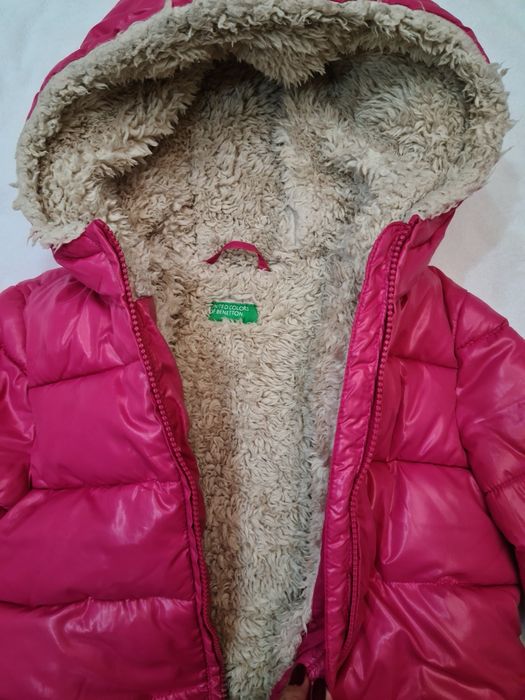 Теплая курточка Бенетон для девочек