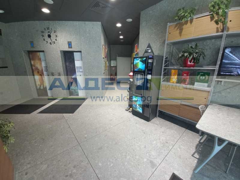 Панорамен, луксозен и просторен офис в луксозна сграда в Младост 4