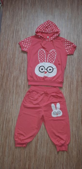 Продам новые костюмы.  Х/б.  Трикотаж.Цена 3700