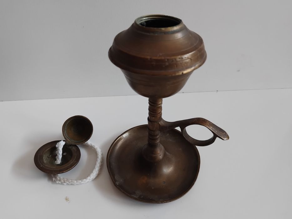 Маслена лампа тип свещник
