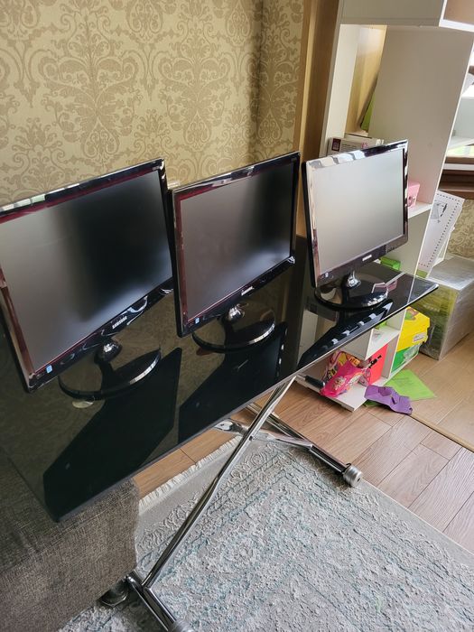 Мониторы SAMSUNG  20 дюймовые