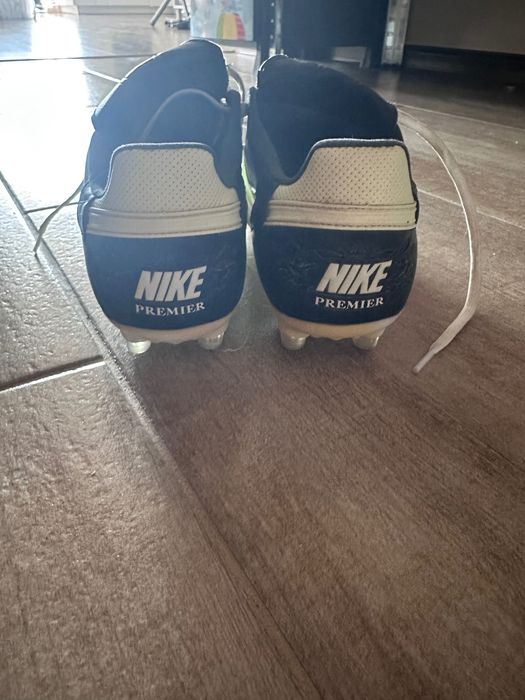 Оригинални бутонки Nike