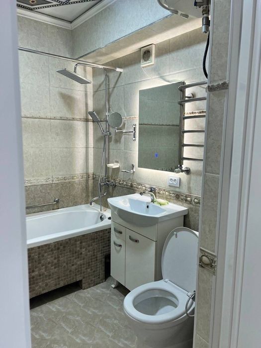 Ц5 Квартира ЦЕНТР 3/2/4 МЕТРО-Абдулла Кадырий_ Трехкомнатная 70m2