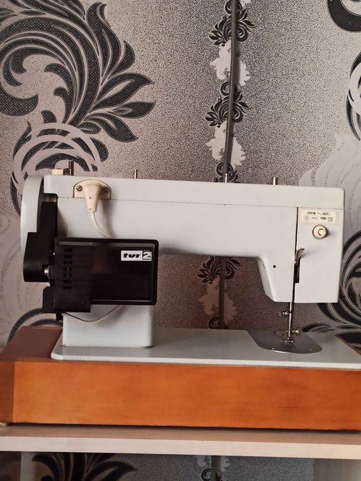 Швейная ручная машинка с эл.приводом приводом