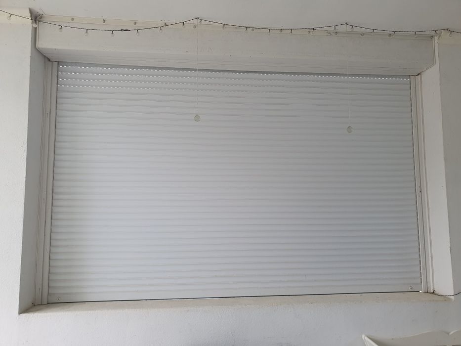 Rulou alb din aluminiu cu motor electric Somfi 275/190