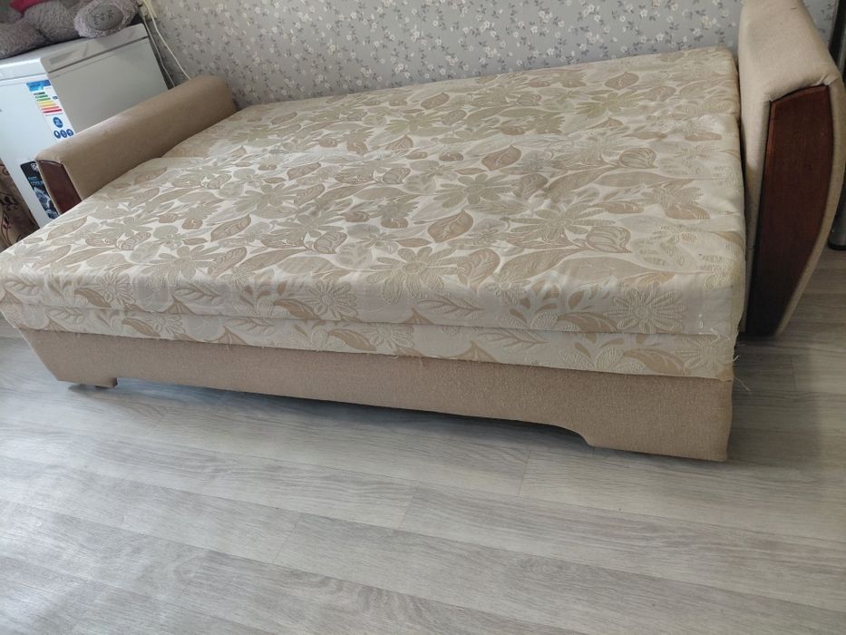 Продам диван состояние хорошее