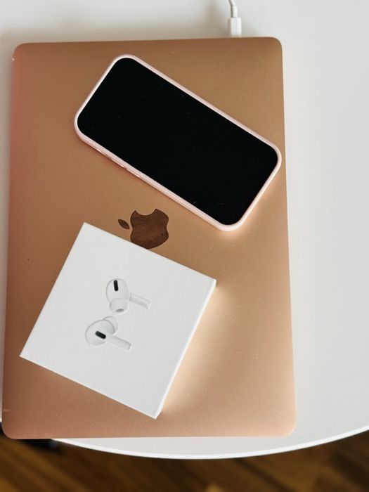 Iphone 14 pro 100 % живот на батерията. Подарък слушалки