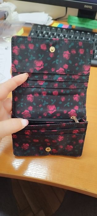 Дамски портфейл за документи