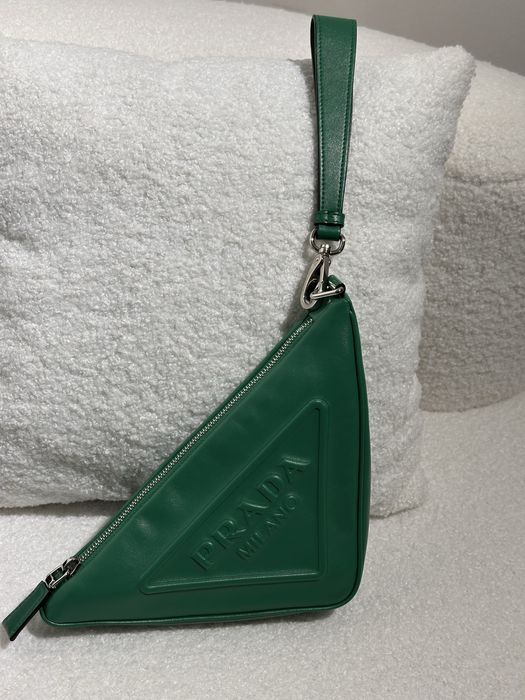 Кожаный клатч Prada