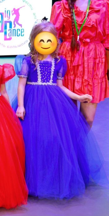 Продам шикарное платье, на рост от 116