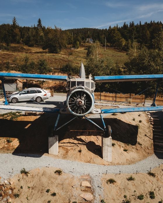 Cabana cu avion in Apuseni view spectaculos din pat | weekend liber