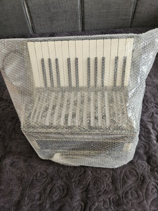 Vând/schimb acordeon Hohner Student III