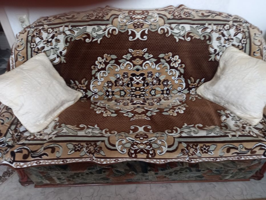 Продаётся испанский диван