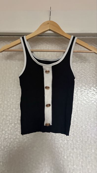 Потници/кроп топ нови бяло и черно