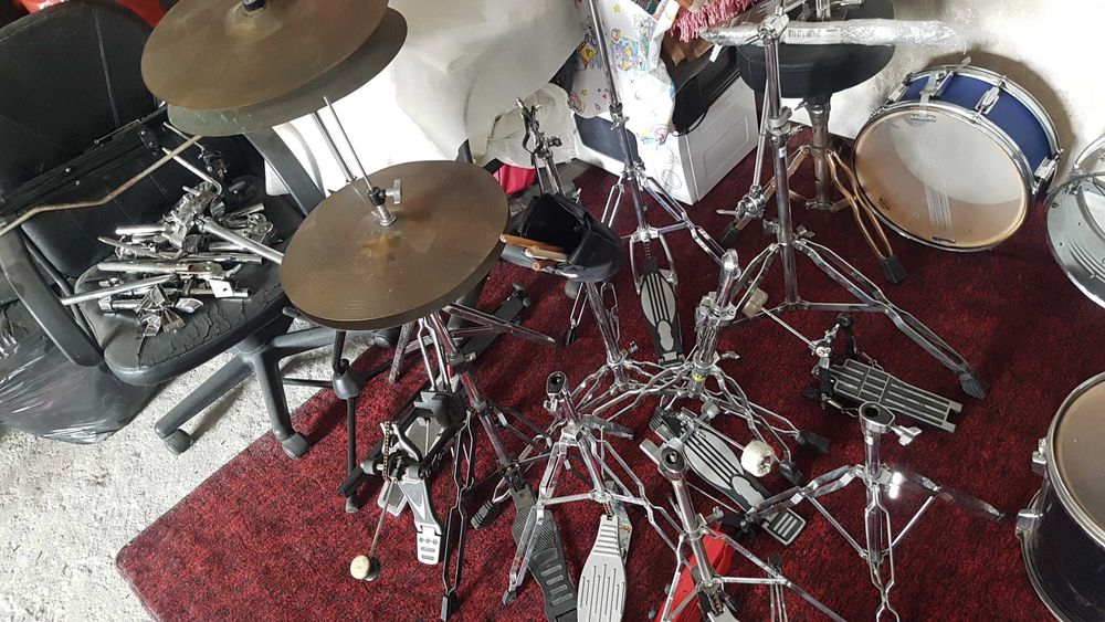 Барабани и Китари за ремонт от 40 лв. Китара 60 лв.