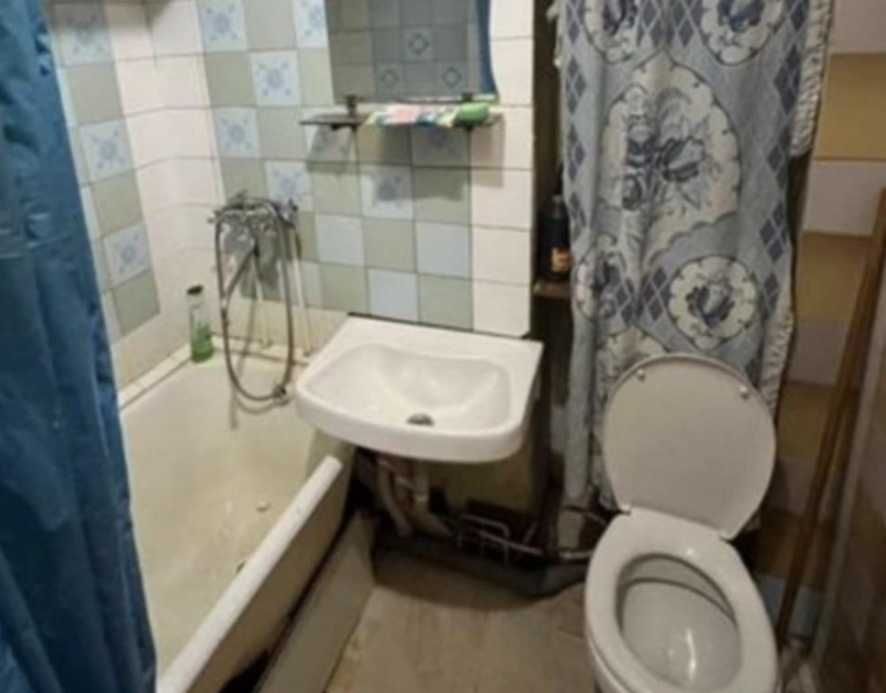 Сдам комн в хорошем районе