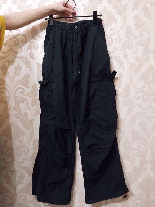 Спортивные чёрные карго