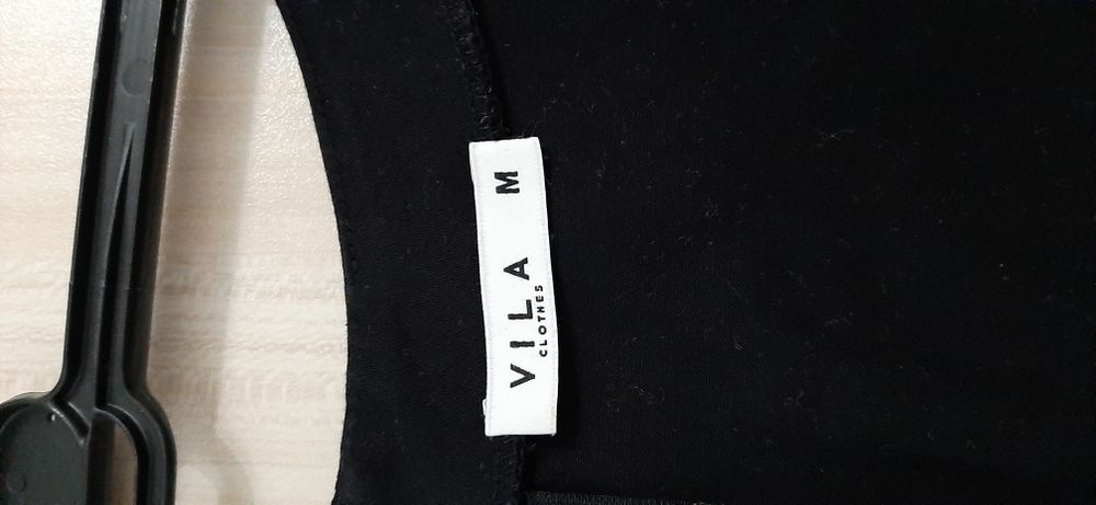 Рокля Esprit и черни