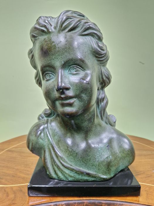 Уникален антикварен авторски френски керамичен бюст
