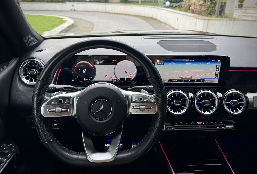 Mercedes GLB 200d AMG Pack 7 Locuri! Pano-Multibeam-MBUX ! Mod 2022
